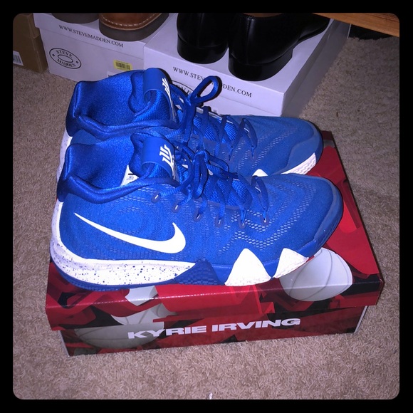 kyrie 4 game royal